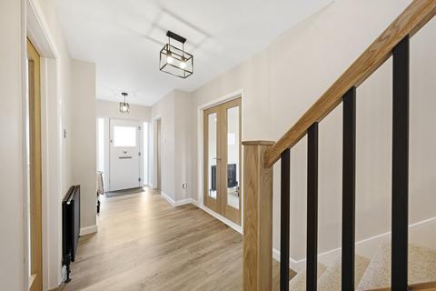 4 Wellingborough Road, Isham, Kettering, NN14 1HR