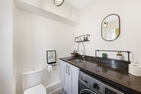 4 Wellingborough Road, Isham, Kettering, NN14 1HR
