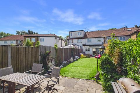 Hithermoor Road, Stanwell Moor, Surrey, TW19