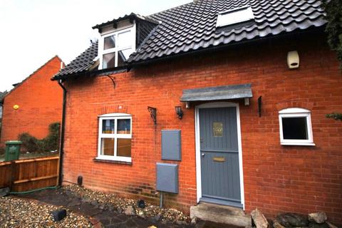 2 bedroom end of terrace house to rent, Coppice Lane, SS15