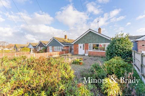 2 bedroom detached bungalow for sale, St. Annes Way, Belton