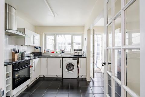 9 Chichester Road, Halesworth, IP19 8JL