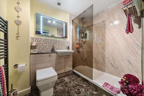 33 Appleton Grove, Wigan, WN3 6NY