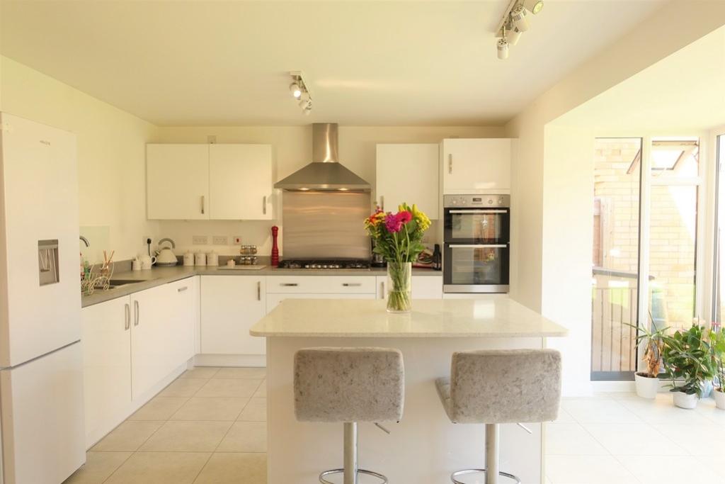 23 lamport crescent kitchen 3