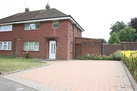 3 bedroom semi-detached house to rent, The Crescent, Milton Keynes MK2