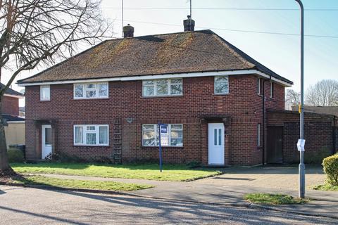 3 bedroom semi-detached house to rent, The Crescent, Milton Keynes MK2