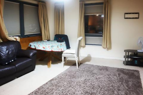 2 bedroom flat to rent, Stephenson House, Wetherburn Court, Milton Keynes MK2