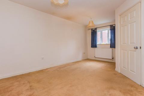 33 Fernmoor Drive, Irthlingborough, Wellingborough, NN9 5TL