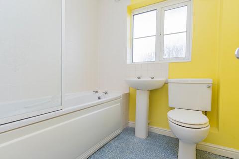 33 Fernmoor Drive, Irthlingborough, Wellingborough, NN9 5TL