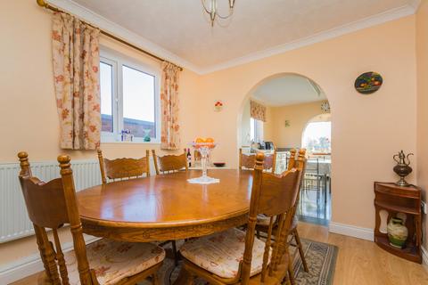 3 Drayton Road, Irthlingborough, Wellingborough, NN9 5TA