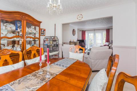 3 bedroom detached house for sale, High Street, Irthlingborough NN9