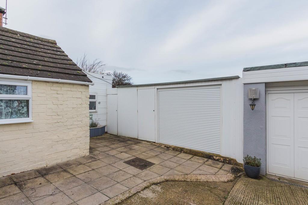 Garage with Electric Roller Door