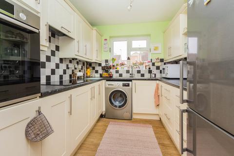 7 Drayton Place, Irthlingborough, Wellingborough, NN9 5TD