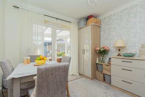 7 Drayton Place, Irthlingborough, Wellingborough, NN9 5TD