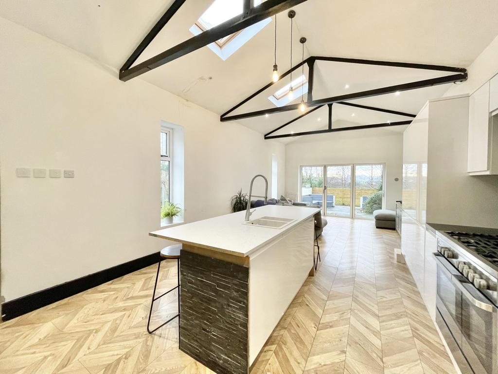 Garstang Road West, PoultonLeFylde FY6 2 bed semidetached house for sale £300,000