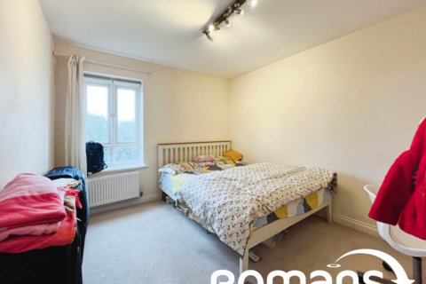 216 Sinclair Drive, Basingstoke, RG21 6AE