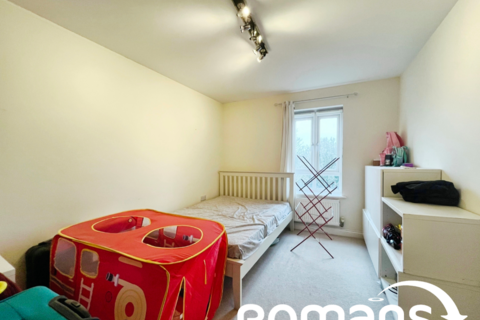 216 Sinclair Drive, Basingstoke, RG21 6AE