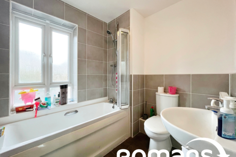 216 Sinclair Drive, Basingstoke, RG21 6AE