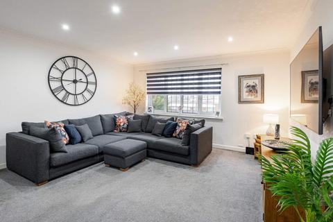 3 Barton Court, Fauldhouse, Bathgate, EH47 9LT