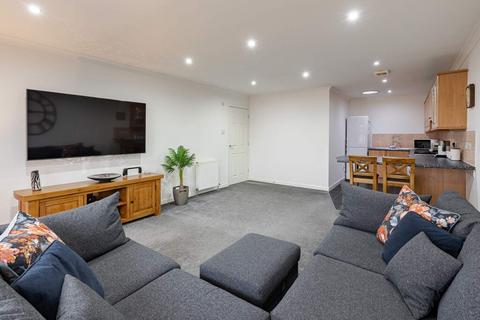 3 Barton Court, Fauldhouse, Bathgate, EH47 9LT