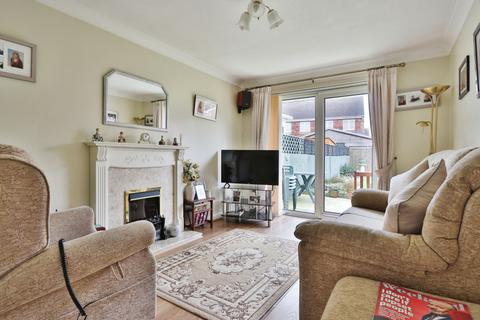 2 bedroom semi-detached bungalow for sale - Sable Close, Hull, HU4 6UL