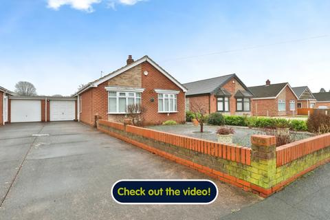 2 bedroom detached bungalow for sale, The Parkway, Willerby, Hull, HU10 6AZ