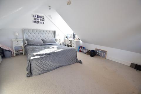 19 The Avenue, Old Windsor, Windsor, SL4 2RS