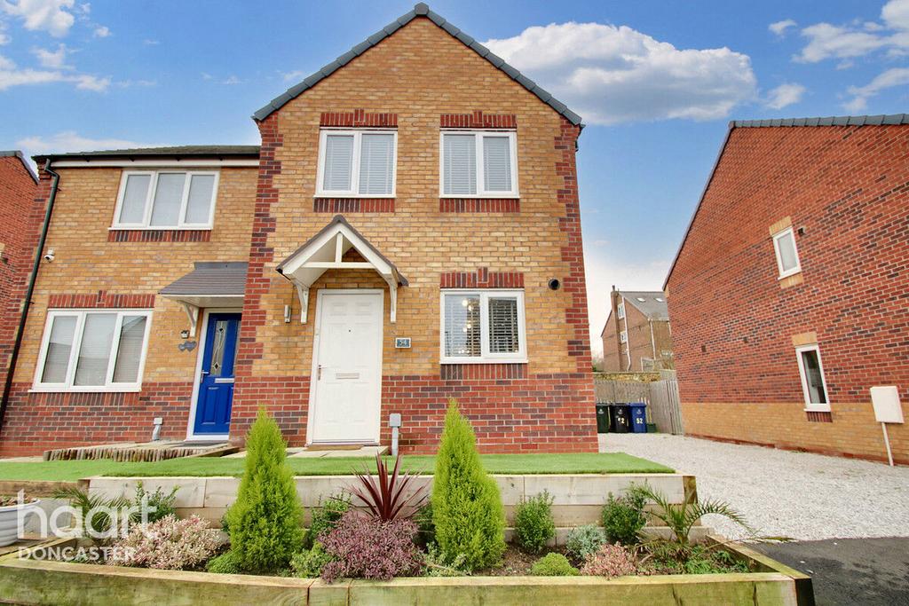 St Peters Drive, Askern, Doncaster 3 bed semidetached house for sale