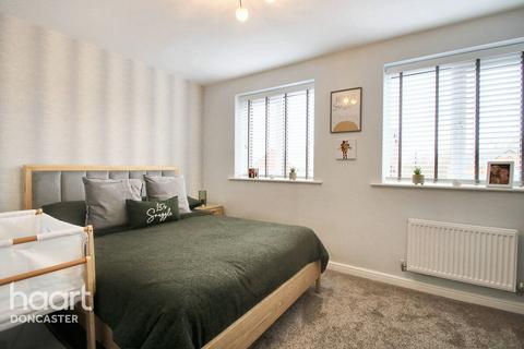 3 bedroom semi-detached house for sale, St Peters Drive, Askern, Doncaster