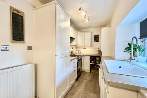 2 bedroom terraced house for sale, 3 Park Court, Beith