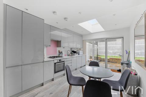 14 Lamberts Place, Croydon, CR0 2BR