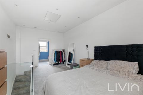 14 Lamberts Place, Croydon, CR0 2BR