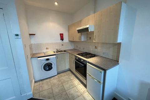 1 bedroom flat to rent, Albert Street, Leith, Edinburgh, EH7