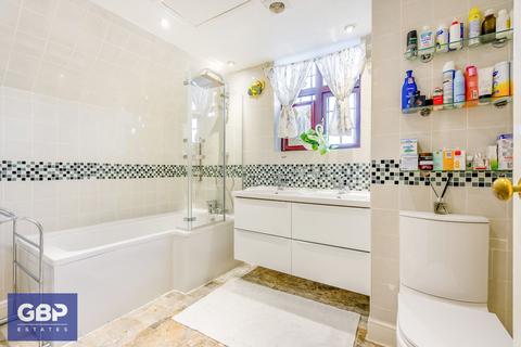 4 bedroom end of terrace house for sale, Keith Road, Barking, IG11