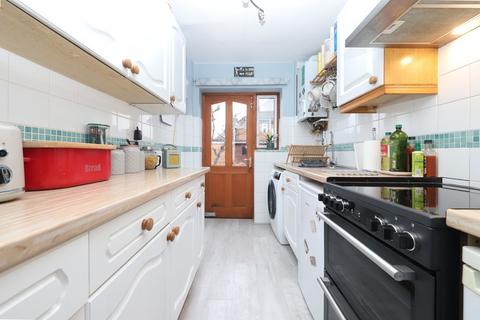 6 Russell Close, Ruislip, HA4 9EF