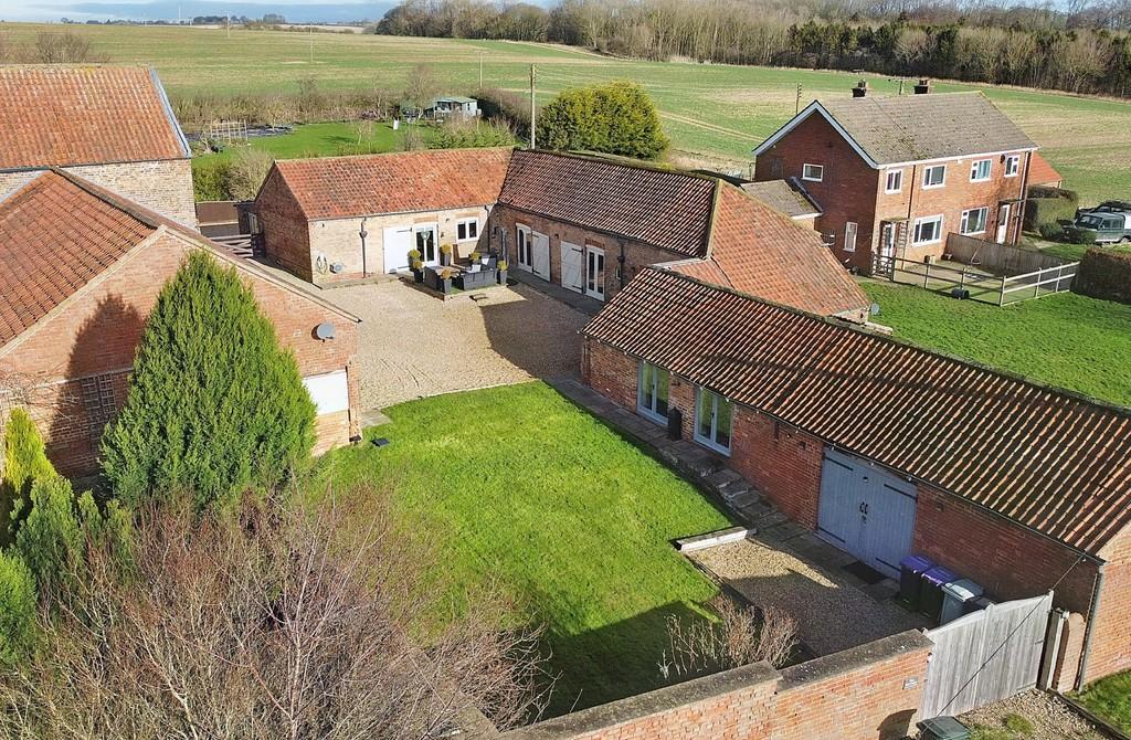 Lincoln Road, Welton Le Wold LN11 0QS 5 bed barn conversion for sale