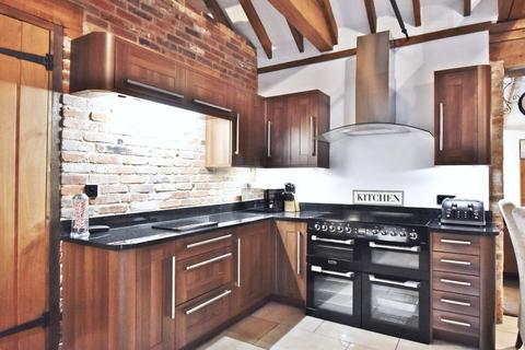 5 bedroom barn conversion for sale - Lincoln Road, Welton Le Wold LN11 0QS
