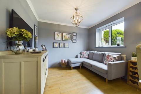 2 Lark Rise, Uttoxeter, ST14 8SZ