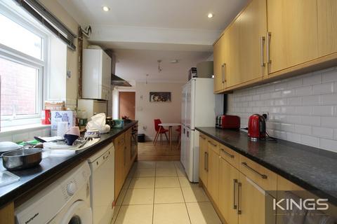 6 bedroom terraced house to rent, Lodge Road, Southampton