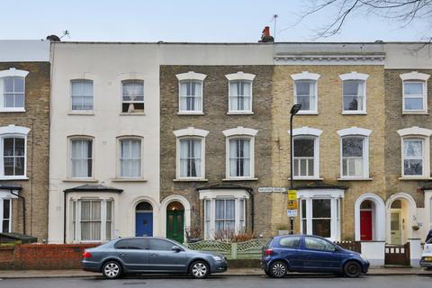81 Walford Road, London, N16 8EF