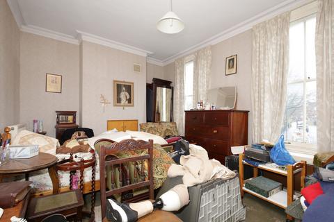 81 Walford Road, London, N16 8EF