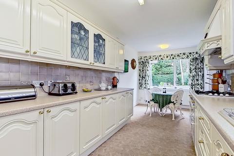 17 Highgate, Sutton Coldfield, B74 3HW