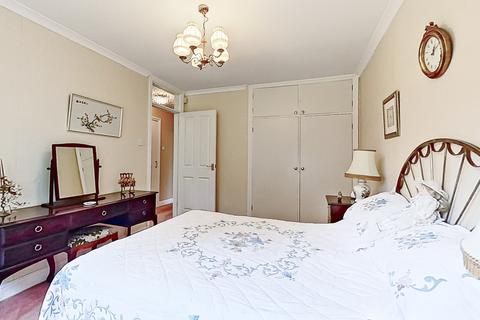 17 Highgate, Sutton Coldfield, B74 3HW