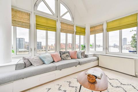 3 bedroom flat to rent - Clove Hitch Quay, Battersea, London, SW11