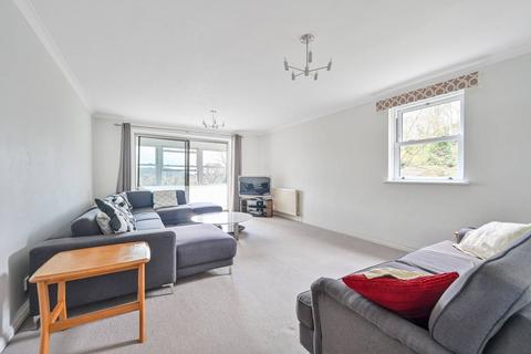 2 bedroom flat to rent, Rookwood Court, GU2, Guildford, GU2