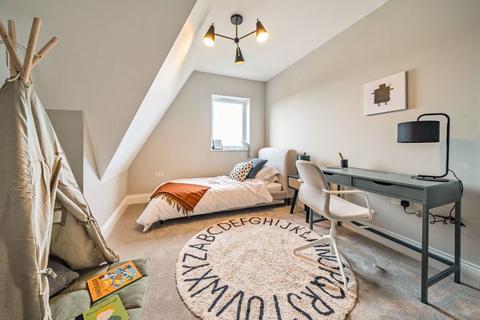 6 The Gallop, South Croydon, CR2 7LP
