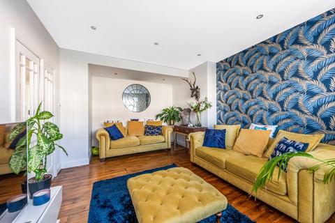 17 Iris Avenue, Bexley, DA5 1HH
