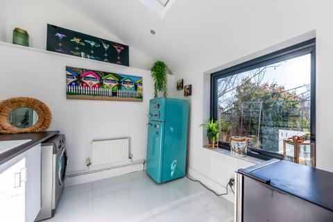 17 Iris Avenue, Bexley, DA5 1HH