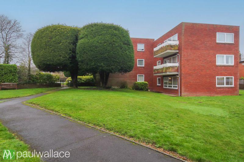 Churchfields, Broxbourne 2 bed ground floor flat for sale £315,000