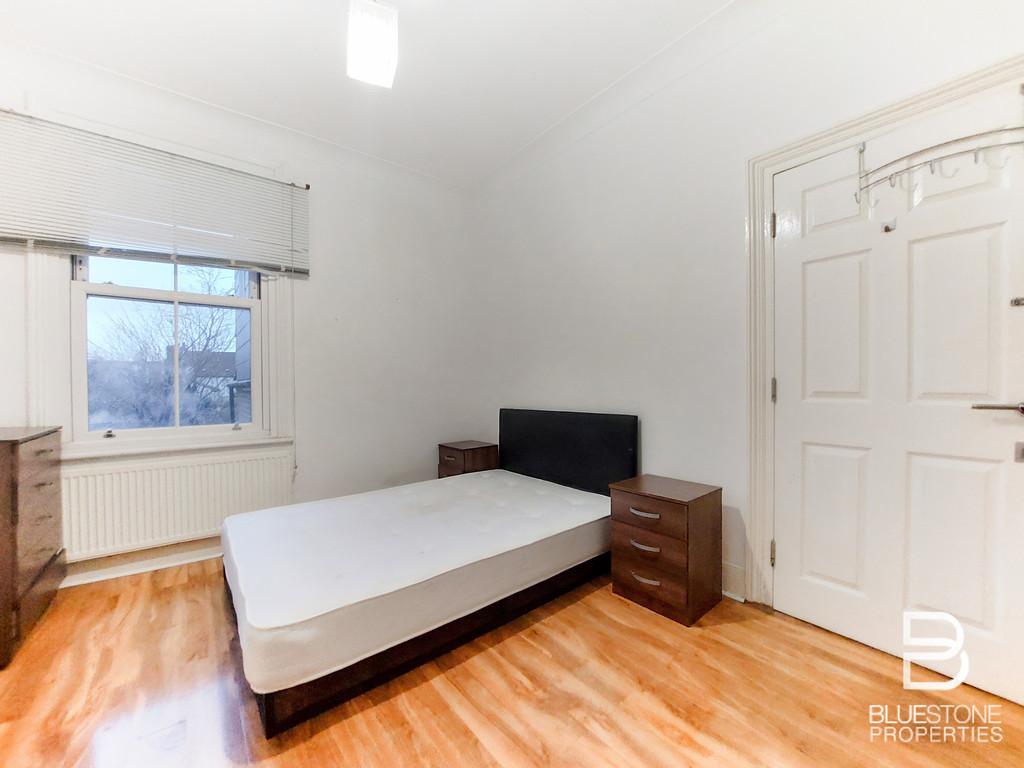 Elmfield Road, Balham Property to rent £950 pcm (£219 pw)